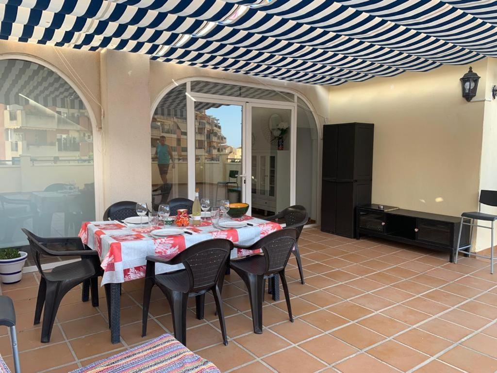 Ferienwohnung Encantador Piso Con Terraza Y Piscina Benalmádena Exterior foto